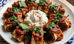 Dışarıda Yemeye Son! Lokanta Usulü Beyti Kebabı Tarifi (Köz Patlıcanlı Özel Sos Sırrıyla)