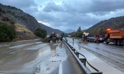 Erzincan-Erzurum kara yolu kontrollü olarak trafiğe açıldı