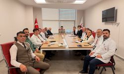 Mengücek Gazi Hastanesi’nde Yönetim Değerlendirme Toplantısı