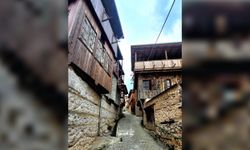 Kemaliye'deki Eğin Evleri Yaşam Kültürünü Yaşatıyor