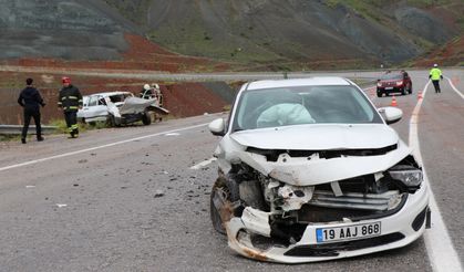 Kayganlaşan yolda çarpıştılar, 2 kişi yaralandı