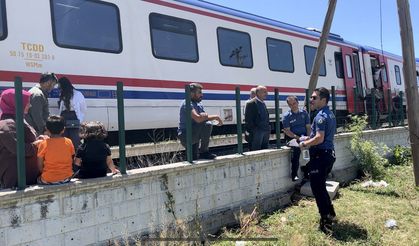 Trenin çarptığı 3 yaşındaki çocuk hayatını kaybetti