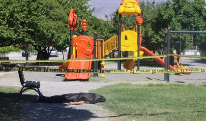 Erzincan’da park içersinde ceset bulundu