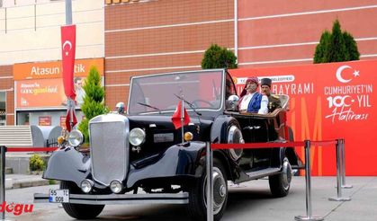 Atatürk’ün tören aracı olarak kullandığı otomobilin replikası Kastamonulularla buluştu