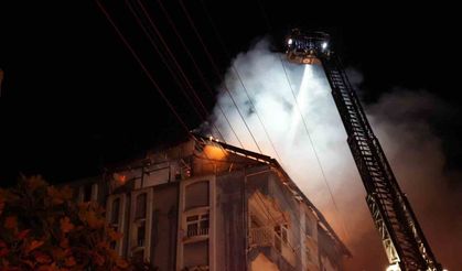5 katlı apartmanda çıkan yangın panik oluşturdu