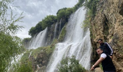 Erzincan Girlevik Şelalesi Yaz Fotoğrafları