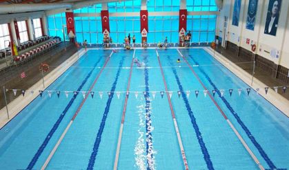 Gümüşhaneli çocuklar yaz tatilinde hem Kur’an okumayı hem yüzme öğreniyor