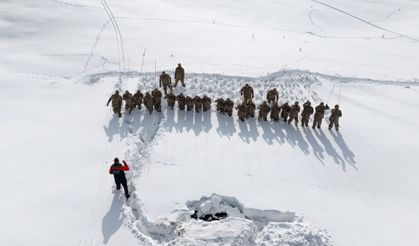 Bingöl’de Komandolara Çığ Eğitimi: Olası Afetlere Karşı Hazırlık Tamamlandı