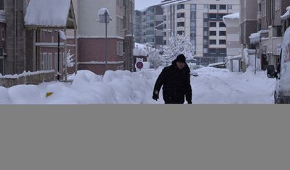 Doğu Anadolu'yu Etkileyen Yoğun Kar Yağışı 523 Yerleşim Yerinin Yolunu Kapattı, Ekipler Seferber Oldu