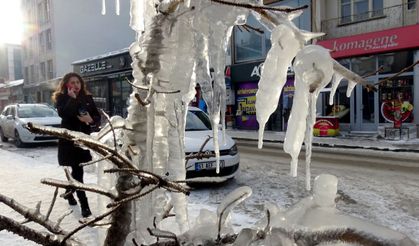 Doğu Anadolu’yu Vuran Dondurucu Soğuklar: Buz Sarkıtları ve Donan Nehirler