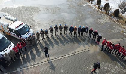 Iğdır'da AFAD, UMKE, jandarma ve dağcılar arama-kurtarma tatbikatı yaptı