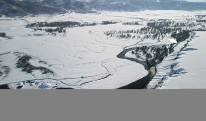 Tunceli'nin Munzur Vadisi, Karla Beyaza Büründü: Doğa, Yeni Güzelliklerini Keşfetmeye Davet Ediyor