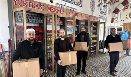 Elazığ’da İmam Oktay Demir’den Yardımlaşma Örneği: "Paylaşım Dolabı" Ramazan'da Ailelerin Yüzünü Güldürüyor