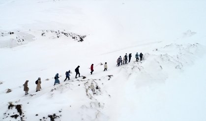 Kurtik Dağı'nın zirvesi renkli görüntülere sahne oldu