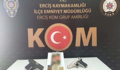 Van’da Kaçakçılık Operasyonları: 3 Şüpheli Gözaltına Alındı, Yüklü Miktarda Kaçak Malzeme Ele Geçirildi