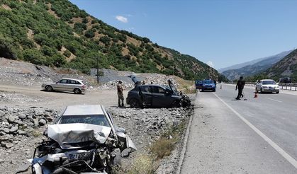 Erzincan'da Feci Kaza: 1 Yaşındaki Bebek ve Ailesi Yaralandı