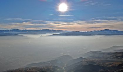 Keşiş dağlarından Erzincan'ı kaplayan bulutların görüntüsü