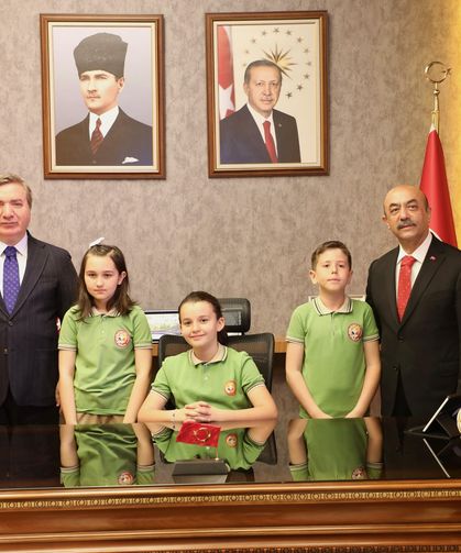 Minik Vali herkesi Erzincan'a davet etti