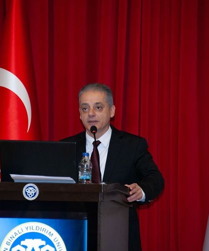 Erzincan İl Sağlık Müdürü Dr. Cihan Tekin sempozyumda konuştu