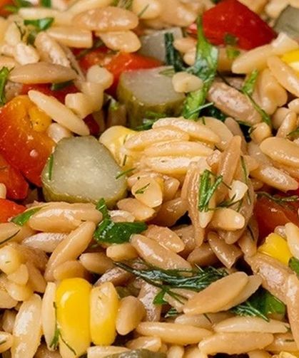 Kadın günlerinin yıldızı artık bu salata! Arpa şehriyeli salata kısırın tahtını salladı