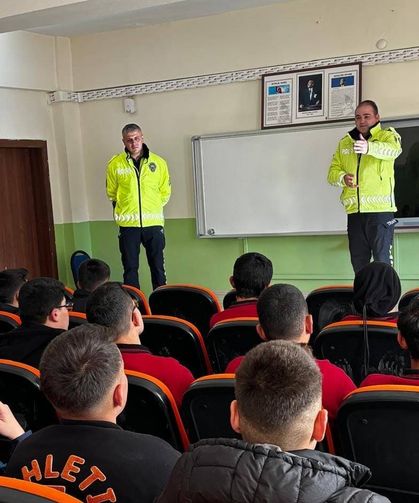 Refahiye trafik ekiplerinden öğrencilere bilgilendirme