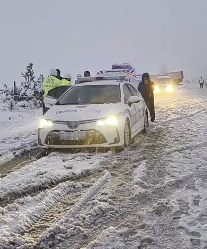 Erzincan-Erzurum ve Erzincan-Sivas Karayolu Ulaşıma Tamamen Kapandı