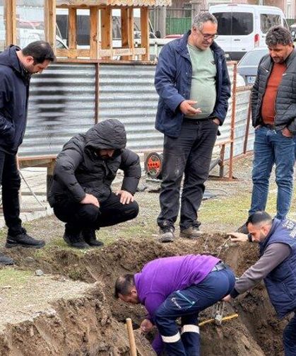 Erzincan’da İnşaat Çalışmasında Doğalgaz Hattı Koptu! (VİDEO)