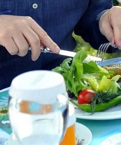 Yaz Sıcaklarında Sağlıklı Beslenmenin Püf Noktaları