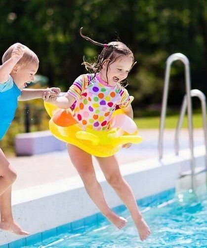 Yaz Tatilinde Havuz Keyfiniz Kabusa Dönüşmesin: İşte Enfeksiyonlara Karşı 10 Altın Kural