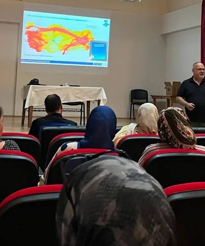 AFAD'dan Engelsiz Yaşam Merkezi Personeline Afet Eğitimi