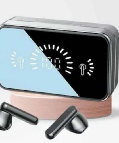 Telefonunu Şarj Eden, Sesiyle Büyüleyen Akıllı Kulaklık Modelleri Piyasayı Sallıyor: Hangi Model Sizin İçin Uygun?