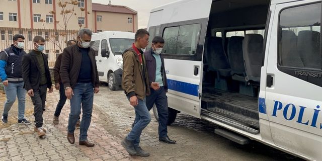 Erzincan'da 8 düzensiz göçmen yakalandı