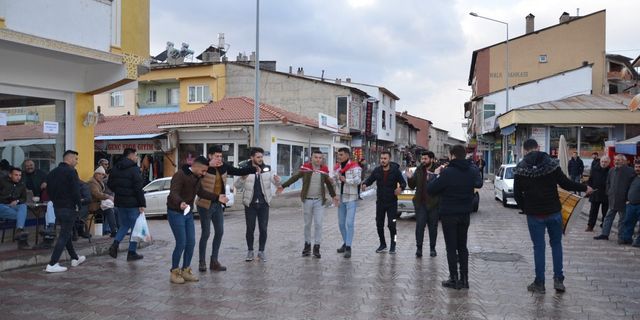 Erzincan'da halaylı asker uğurlaması