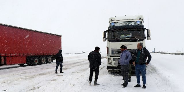 Erzincan’ın yüksek kesimleri beyaza büründü
