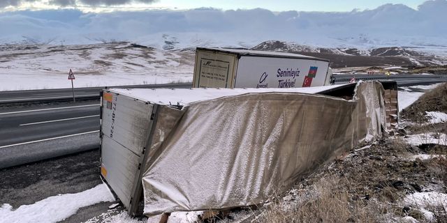 Ardahan'da kar ve buzlanma ulaşımı aksattı