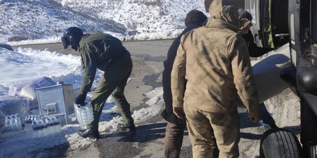 Malatya kırsalındaki depremzedelere 84 ton yardım "demir kanatlar"la ulaştırıldı