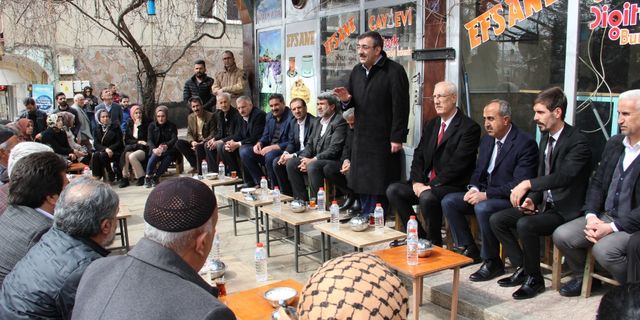 TBMM Plan ve Bütçe Komisyonu Başkanı Yılmaz, Bingöl'de vatandaşlarla bir araya geldi: