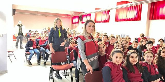 Öğrenciler bilgilendiriliyor