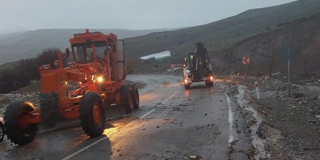 Pülümür- Erzincan kara yolunu kullanan sürücüler dikkat!