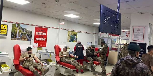 Asker Kızılay’a kan verdi