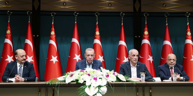 Cumhurbaşkanı Erdoğan: "En düşük kamu işçisi ücretini 15 bin liraya çıkarıyoruz"