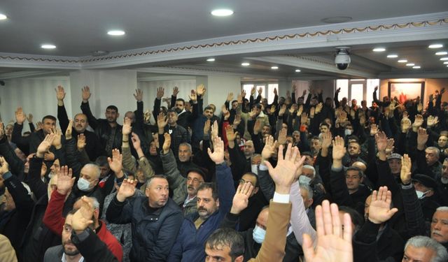 Muş Esnaf ve Sanatkarlar Odası Başkanı Orhan Demirtürkoğlu, yeniden başkanlığa seçildi