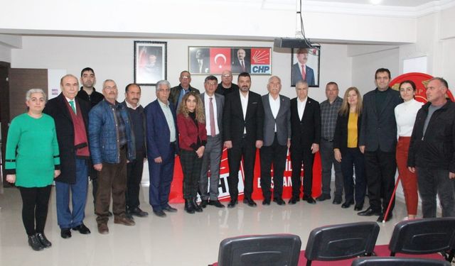 CHP milletvekilleri Erzincan'a gelerek basın açıklaması yaptı