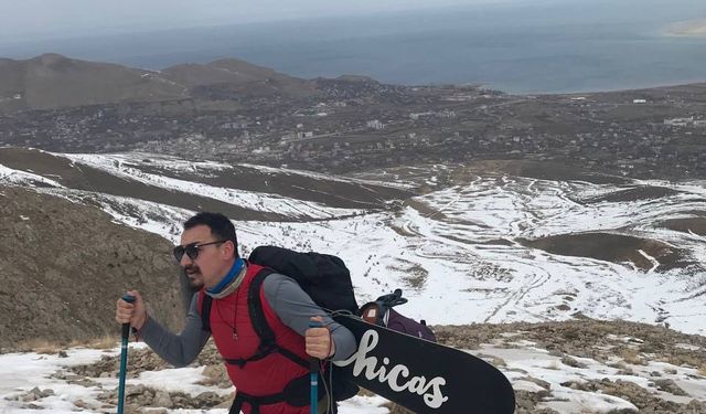 Depremde hayatını kaybeden kadınların anısına Artos Dağı'na tırmandılar