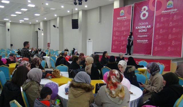 Tatvan'da 8 Mart Dünya Kadınlar Günü etkinliği düzenlendi
