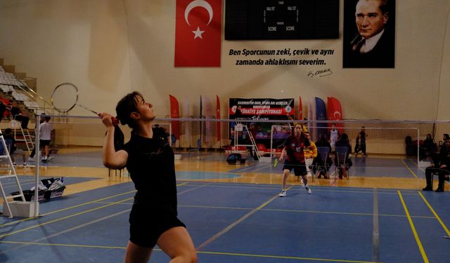 Erzincanlı sporcular evinde rahat