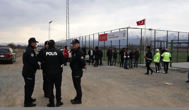 Erzincan'da amatör maç sırasında yaşanan arbede de 5 kişi gözaltına alındı