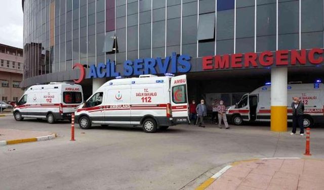 Erzincan'da iki otomobilin çarpıştığı kazada 6 kişi yaralandı