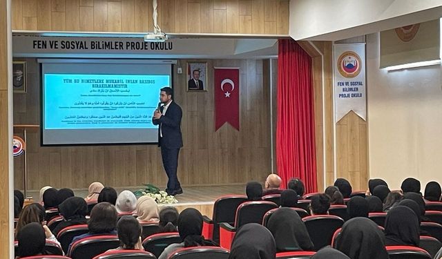 Hz. Muhammed’in mirası gençlere anlatıldı