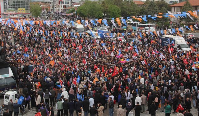 Yağmur altında Togg sevgisi